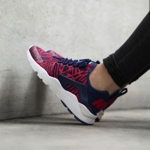 Nike W Air Huarache Run Ultra Jacquard Sneakers size 6